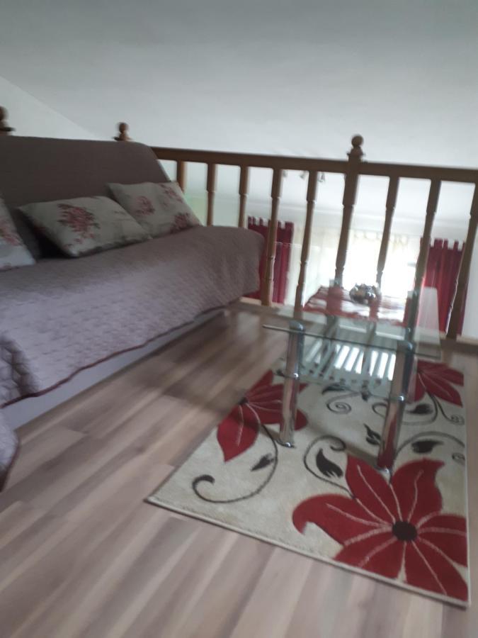 Apartments Makaus Kampor Екстер'єр фото