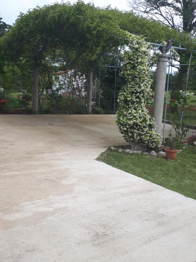 Apartments Makaus Kampor Екстер'єр фото