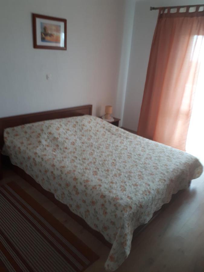 Apartments Makaus Kampor Екстер'єр фото